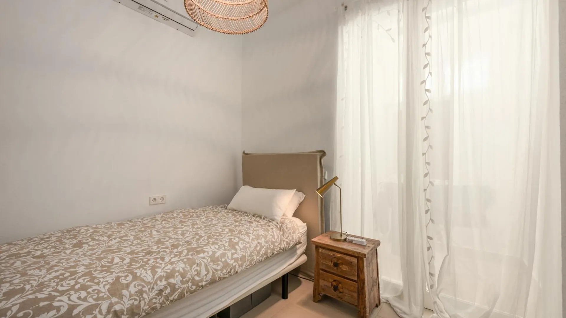 Vivienda Casares Apartment Estepona